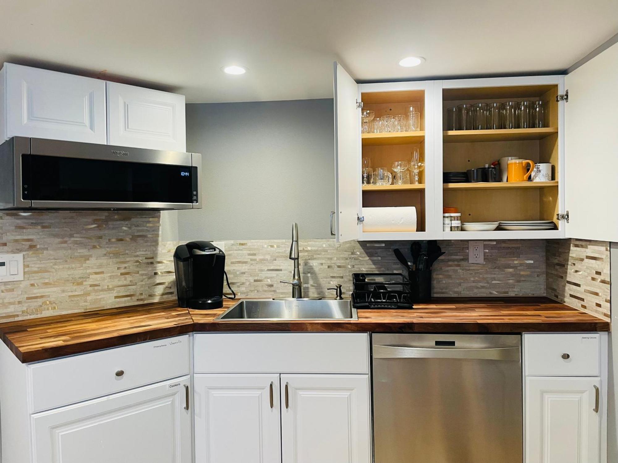1st Line D Full Modern Remodeled Villa Seattle